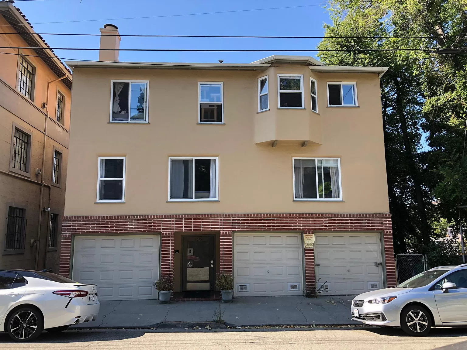 2515 Ivy Dr, Oakland, CA